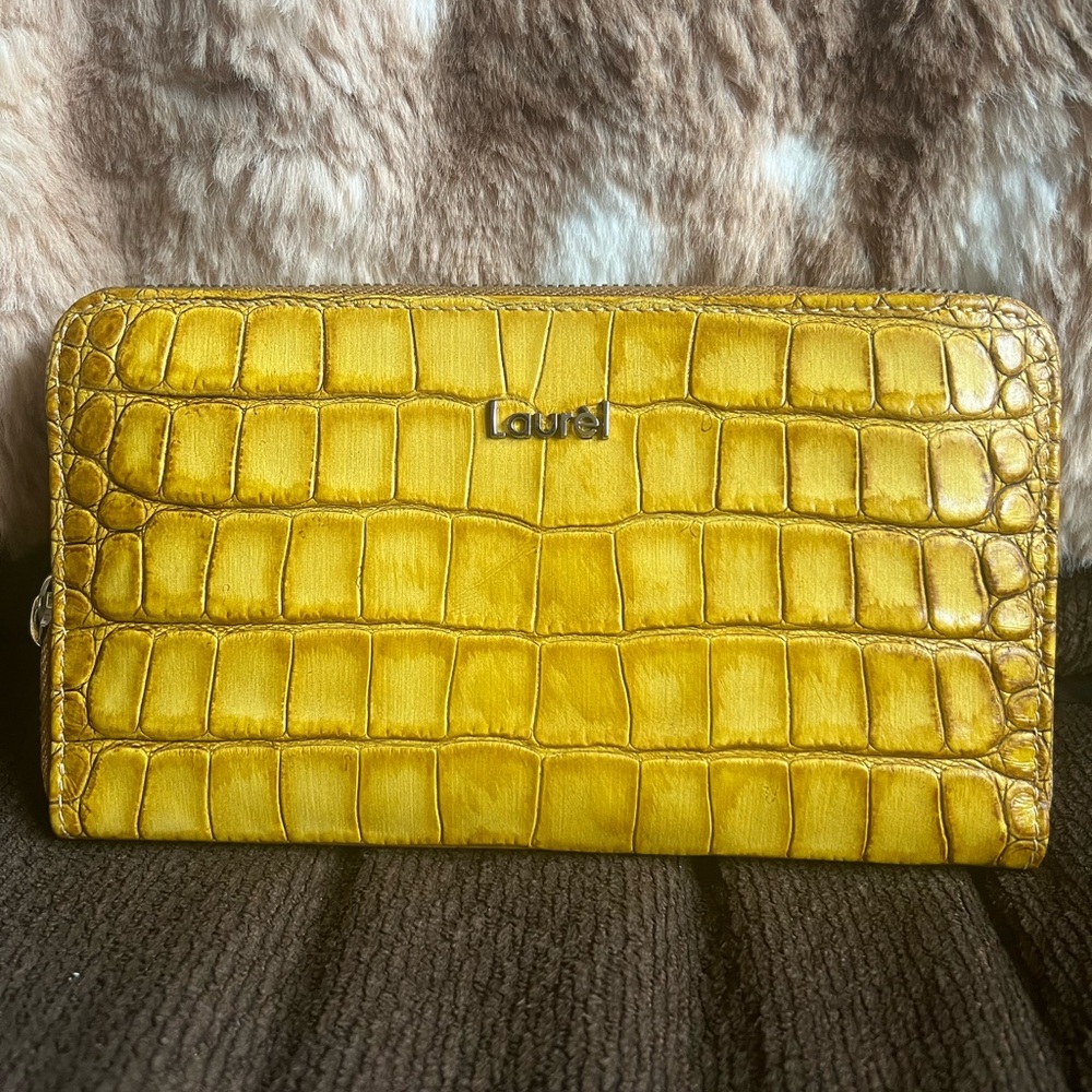Yellow Croc-Embossed Women's Wallet